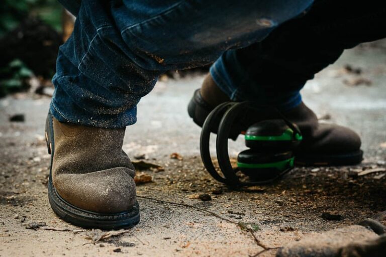 Ariat Boot Sizing Guide (2023) Do Ariat Boots Run Big?