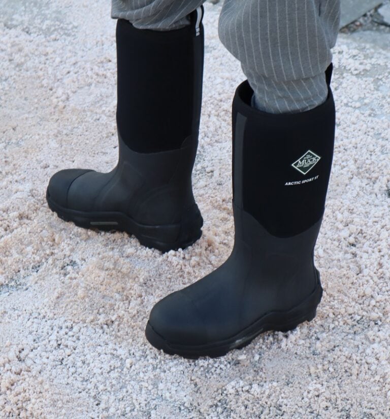 mens muck boots size 10